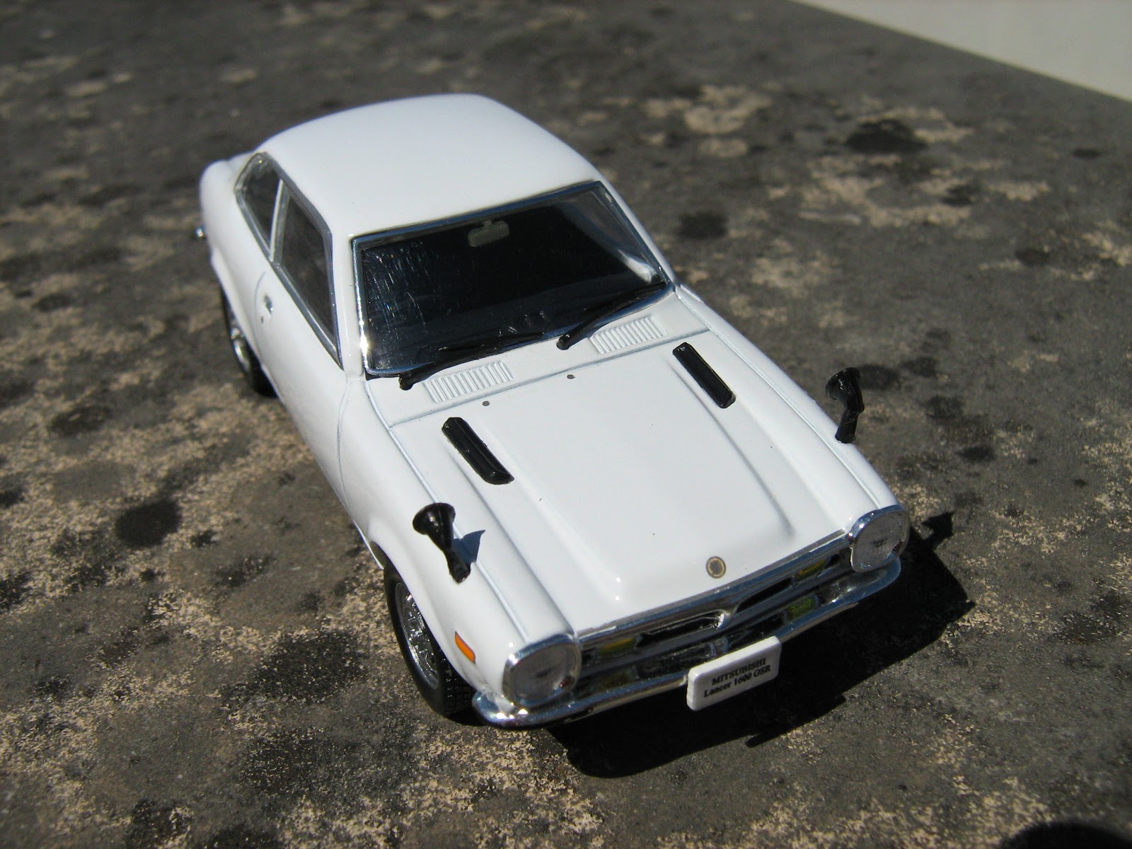 Mitsubishi lancer a70