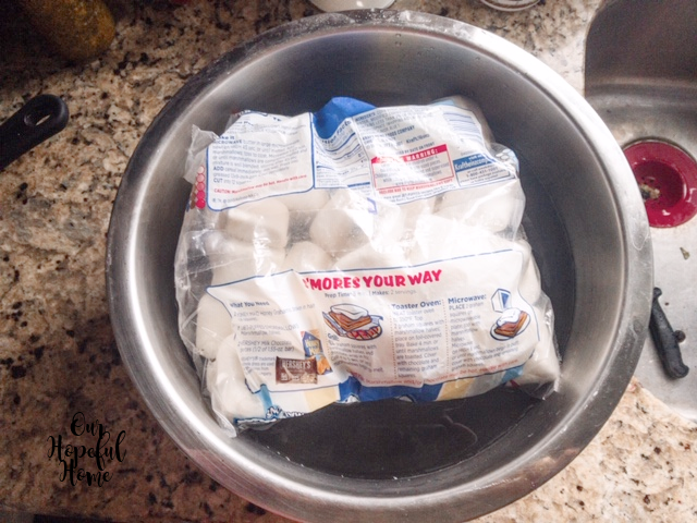 bag Kraft Jet-puffed s'moremallows bowl warm water