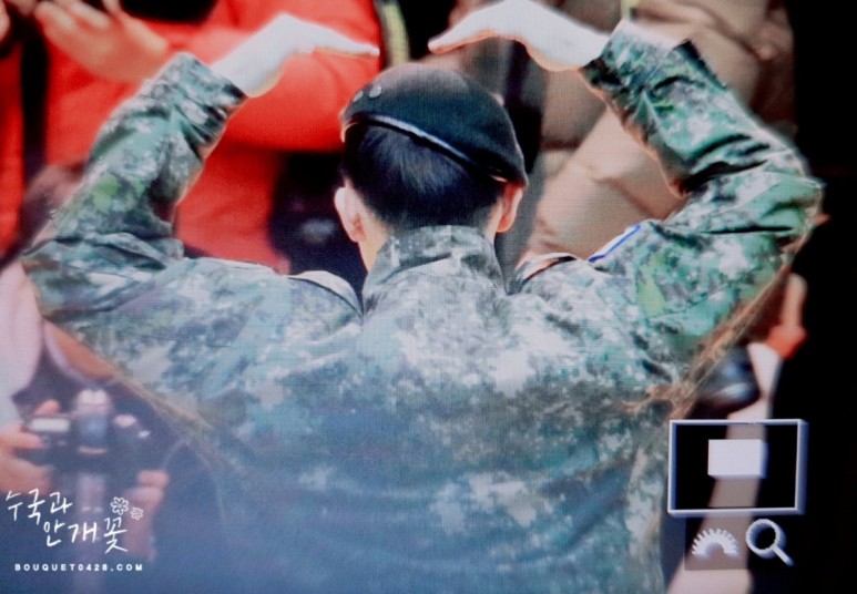 전역식에 누구보다 신나고 진심이였던 소속사ㅋㅋㅋㅋ | 인스티즈