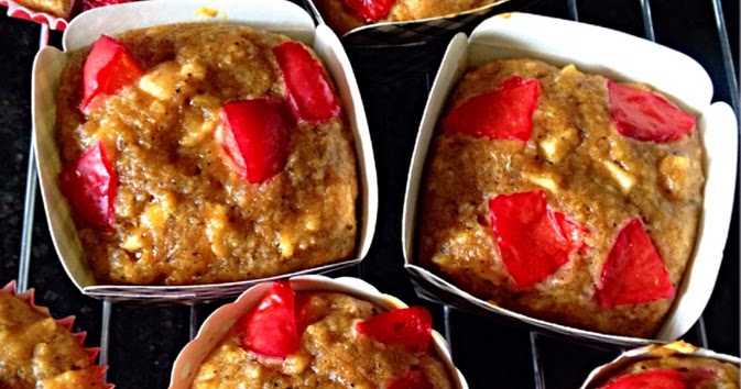 Oatmeal & Apple Muffins With Cinnamon & Coffee