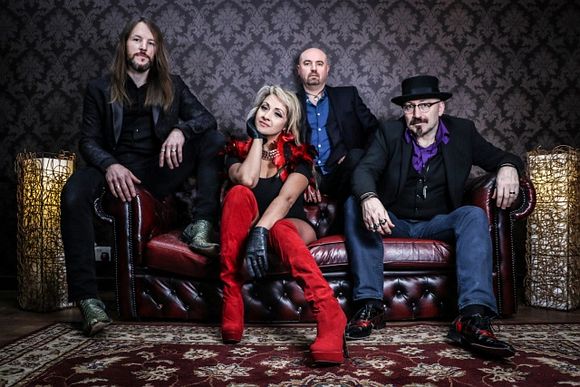 KILL FOR EDEN - Petty Crimes (2017) inside