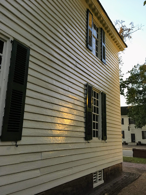 at the Geddy House in Colonial Williamsburg via foobella.blogspot.com