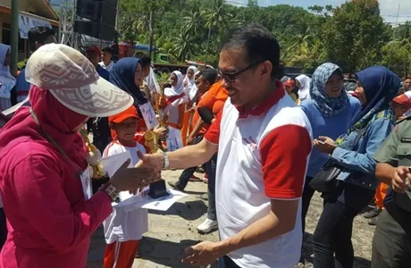 Lepas Gerak Jalan Santai di Luki, Desri Ayunda Ingatkan Makna Penting Sumpah Pemuda