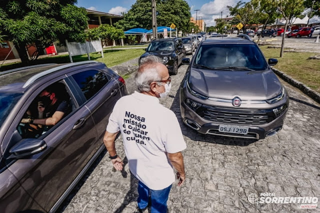 Cícero acompanha vacinação de pessoas 55+, operadores do transporte de passageiros e agentes de limpeza