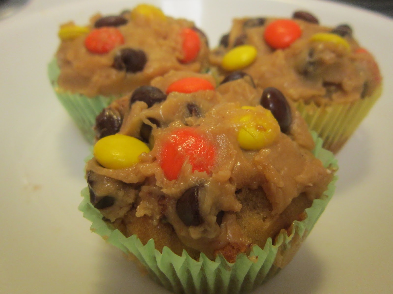 The Preparing Homemaker Cooking, Peanut butter cookie dough cupcakes!