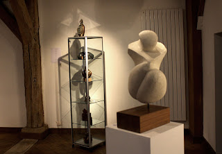 Exposition Espace-Galerie des femmes : petite vitrine