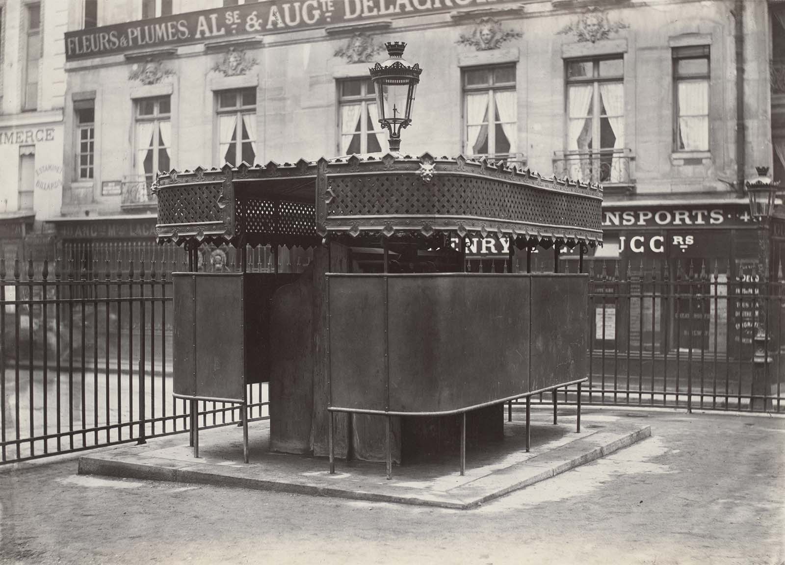 pissoir vintage public urinals paris