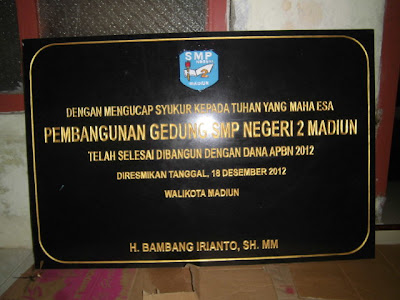 PRASASTI GRANIT SMP NEGERI 2 MADIUN