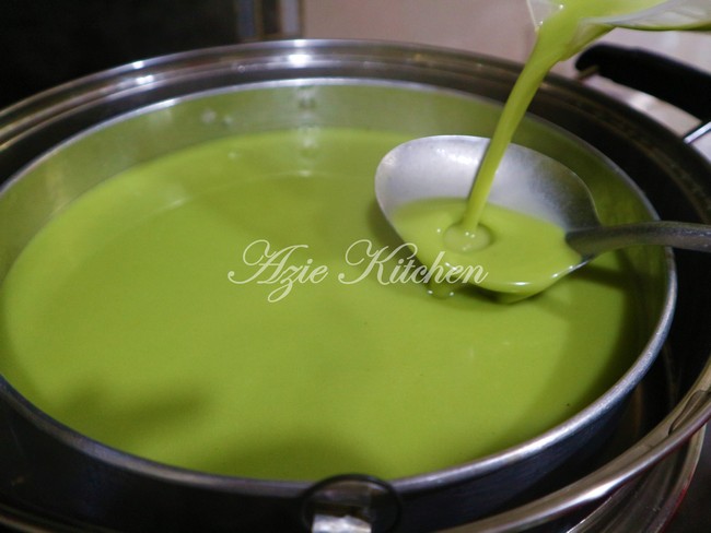 Kuih Seri Muka Istimewa Azie Kitchen A Keeper Recipe
