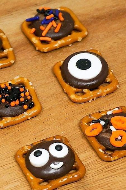 HALLOWEEN PRETZEL BITES