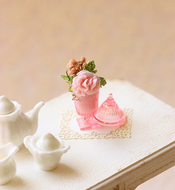 Dollhouse Miniatures, Miniature Food Jewelry, Craft Classes Dollhouse