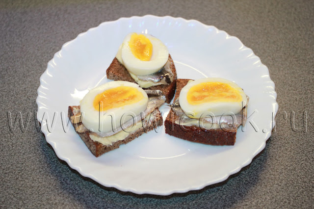 рецепт бутербродов с килькой и яйцом с пошаговыми фото