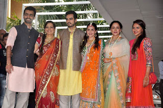 Esha Deol's mehendi ceremony bash gallery