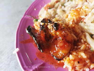 LUNCH DI KUALA PERLIS SEBELUM NAIK FERI KE LANGKAWI LUNCH DI KUALA PERLIS SEBELUM NAIK FERI KE LANGKAWI
