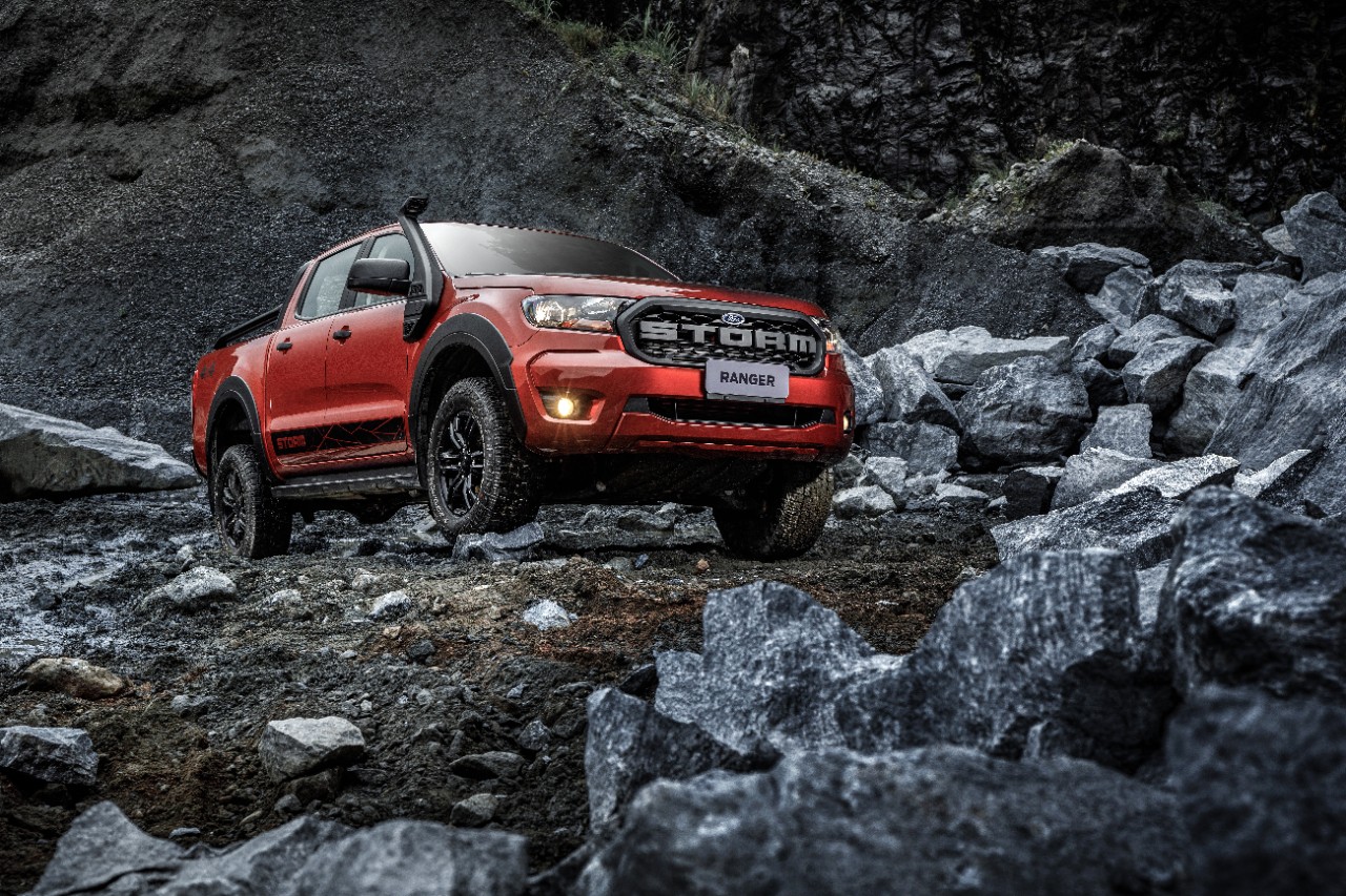 Ford lança Ranger Storm, versão mais barata com motor 3.2 e aventureira