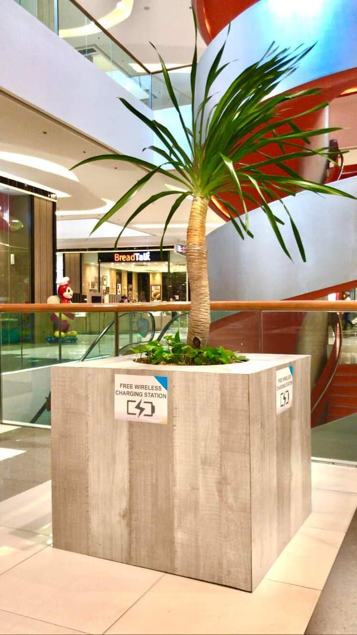 𝗙𝗥𝗘𝗘 𝗪𝗜𝗥𝗘𝗟𝗘𝗦𝗦 𝗖𝗛𝗔𝗥𝗚𝗜𝗡𝗚 𝗦𝗧𝗔𝗧𝗜𝗢𝗡 at SM Seaside Cebu Lowbat? No Problem