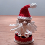 http://www.ravelry.com/patterns/library/quick-santa-claus-no-sew