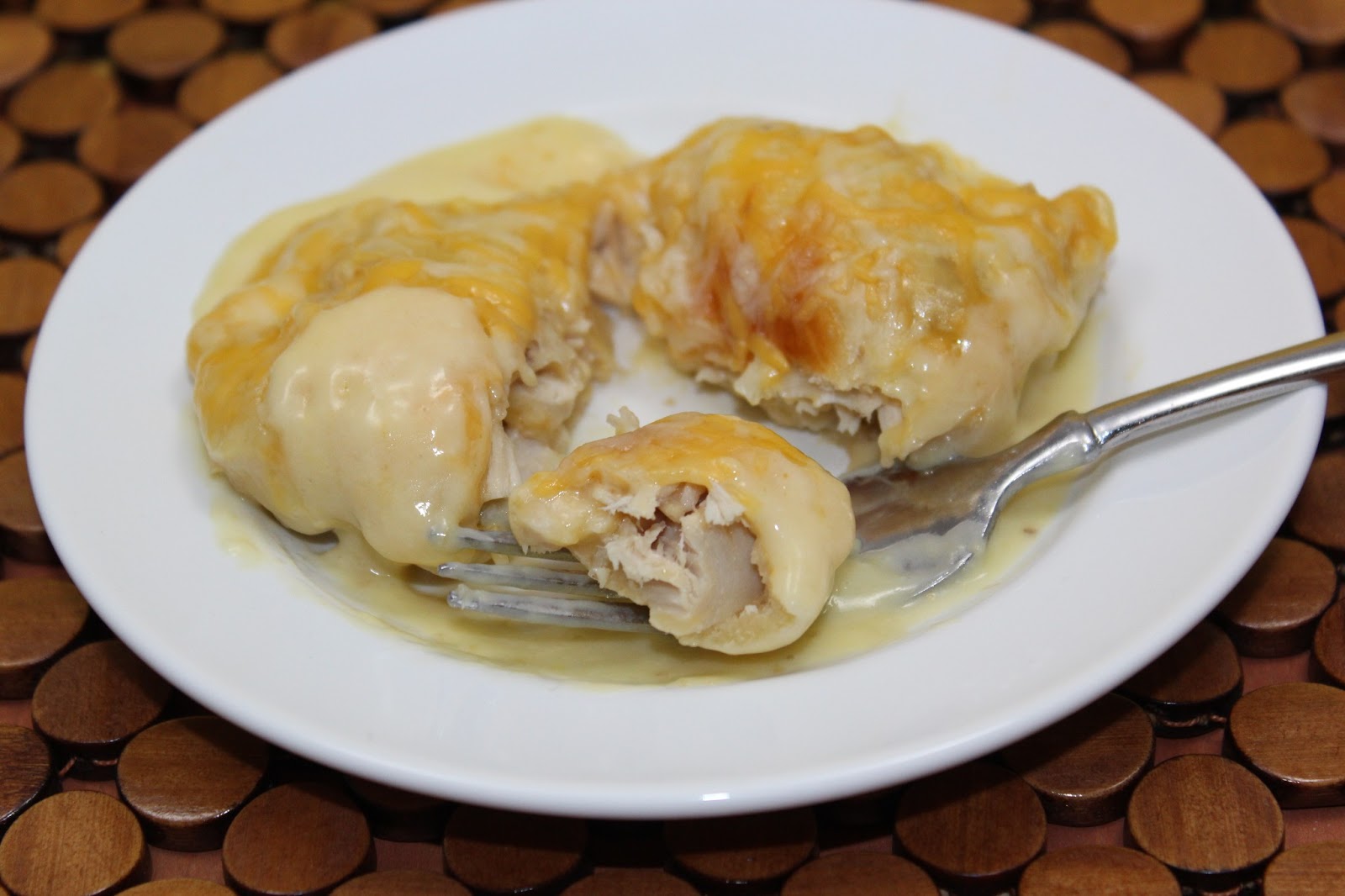 Michelle's Tasty Creations: Cheesy Crescent Chicken Rolls