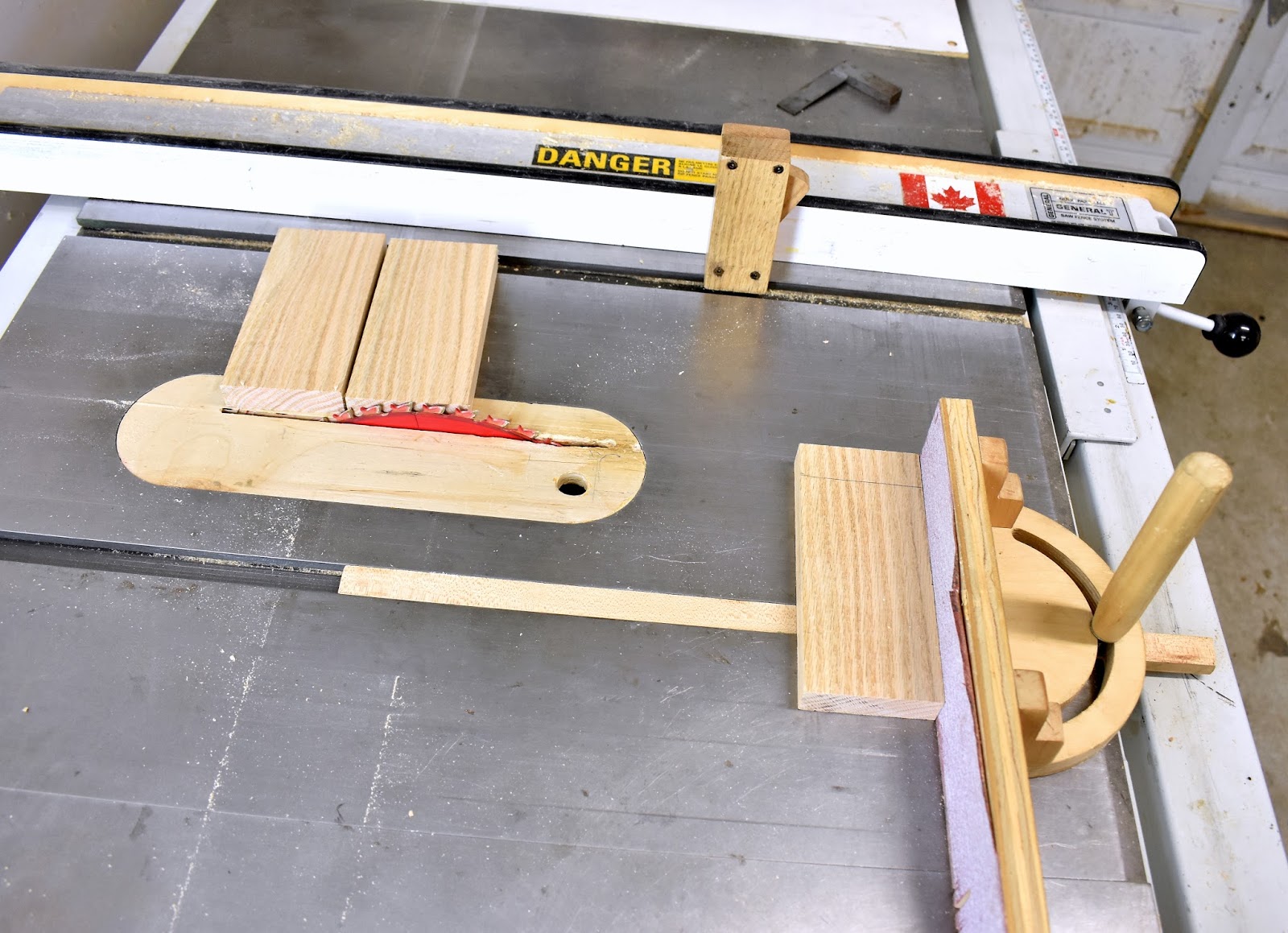 Jax Design Table saw fence and blade micro adjustment jig