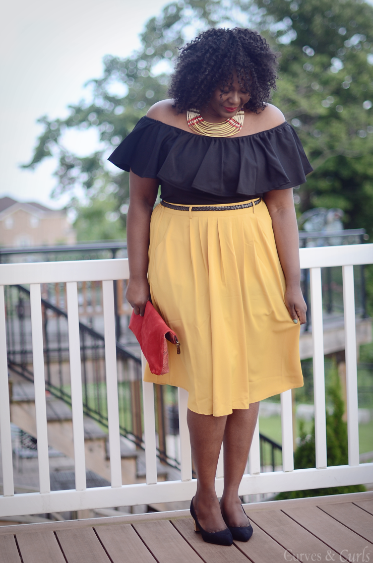 How to wear a Mustard Skirt. Plus size fashion for women #Curves #plussize #fashion #women #mode #ronde #tendance #modcloth #fashionforall #boohooplus #offshoulder 