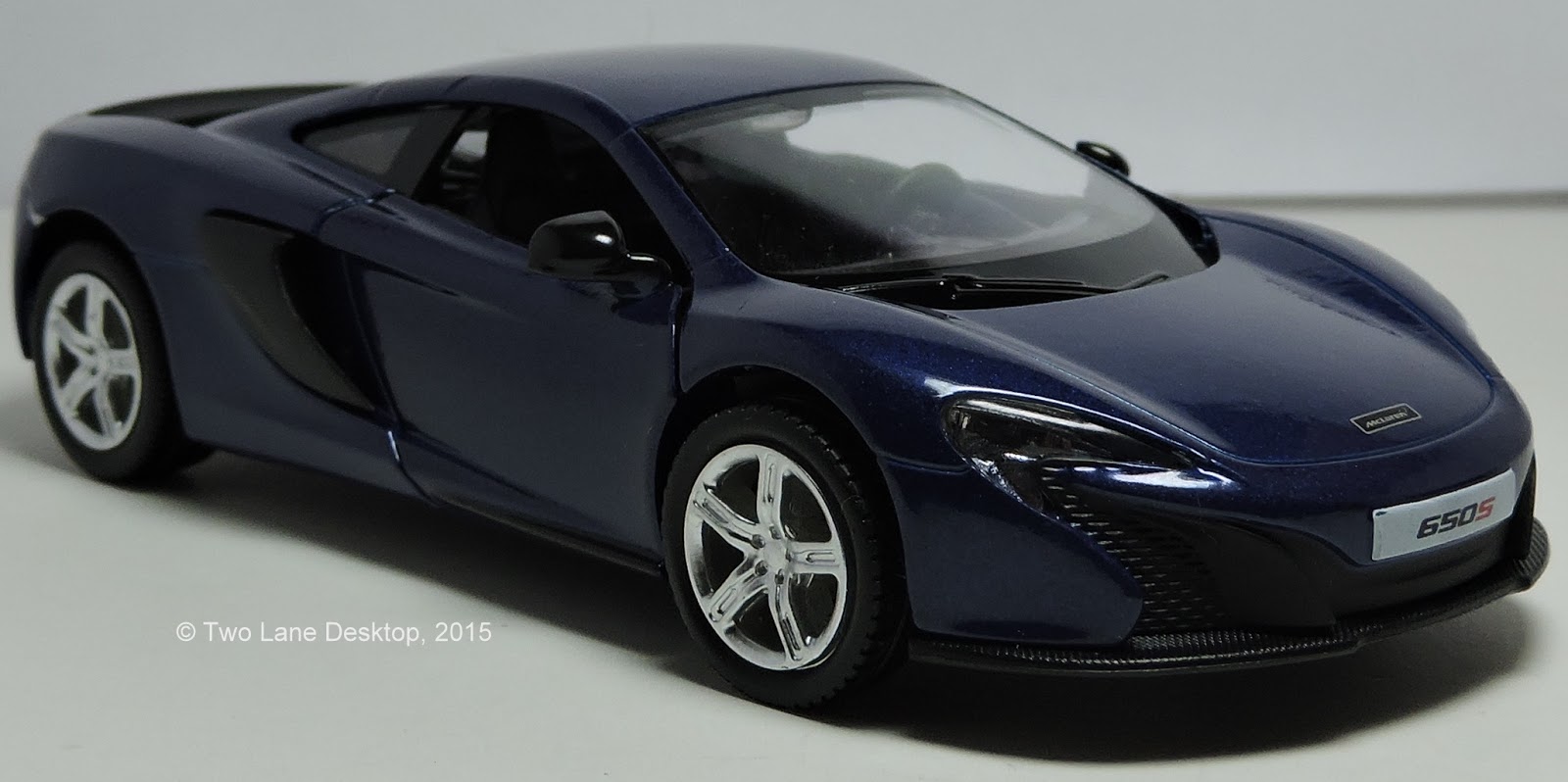 Two Lane Desktop: RMZ City McLaren 650S