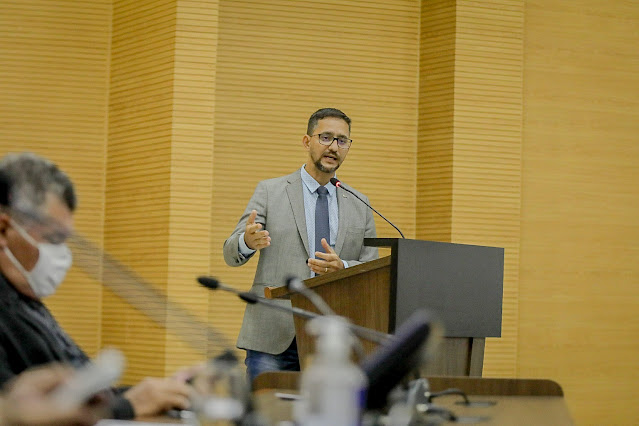 BILINGUE – Projeto de autoria do deputado Anderson Pereira que torna obrigatório a disciplina de Língua Espanhola na grade curricular das escolas estaduais é aprovado 2 BILINGUE – Projeto de autoria do deputado Anderson Pereira que torna obrigatório a disciplina de Língua Espanhola na grade curricular das escolas estaduais é aprovado