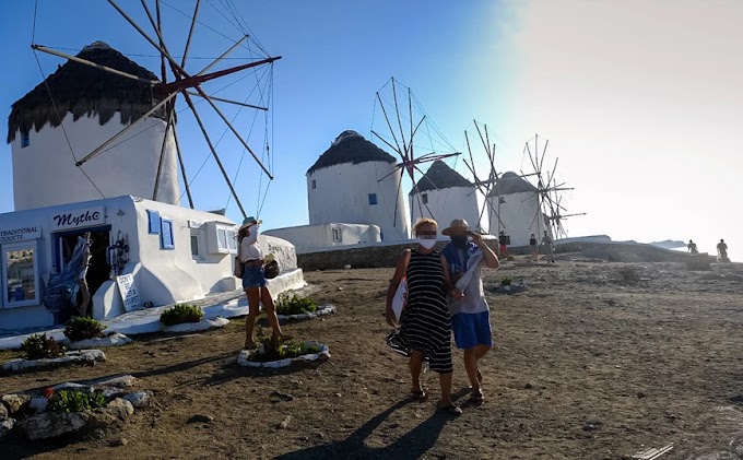 Στο τραπέζι νέα μέτρα στις «κόκκινες» περιοχές – Το μοντέλο της «Μυκόνου» απειλεί 5 ακόμη νησιά