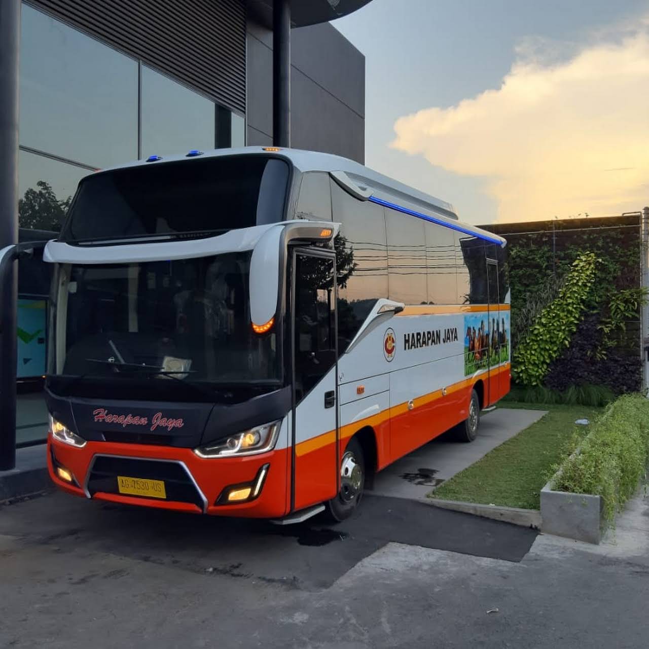 Автобус Mercedes Benz HDH 2021