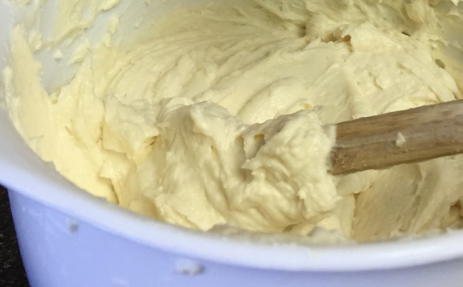 Kitchen Cheetahs The BEST Fluffy Cream Cheese Frosting Recipe Which so happens to be SUGARFREE!
