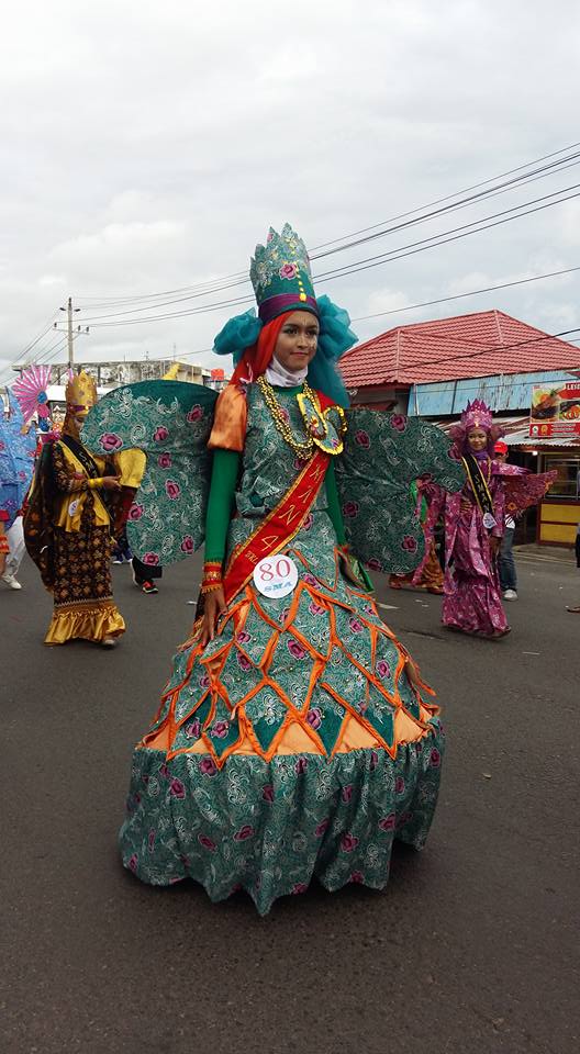 Kumpulan Desain Baju Pada Karnaval Batik Besurek Bengkulu 2016 Milda Ini