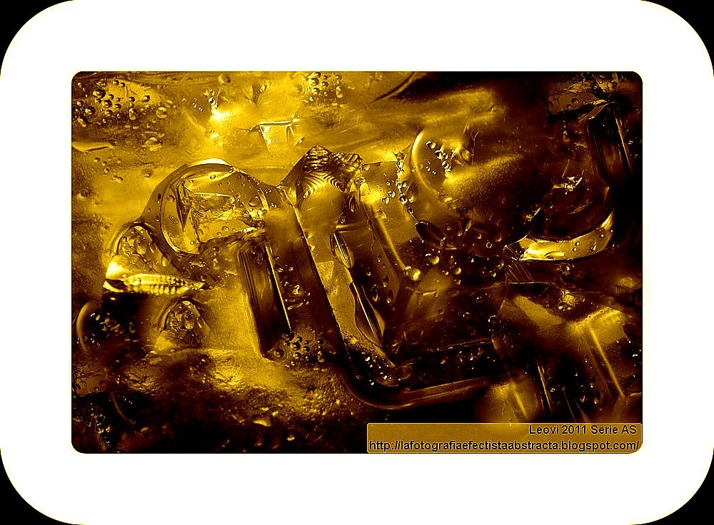 Foto Abstracta 3143 La escalera que conduce al lugar donde escondes tus sueños - The staircase leading up to the place where you hide your dreams Foto Abstracta 3143 La escalera que conduce al lugar donde escondes tus sueños - The staircase leading up to the place where you hide your dreams