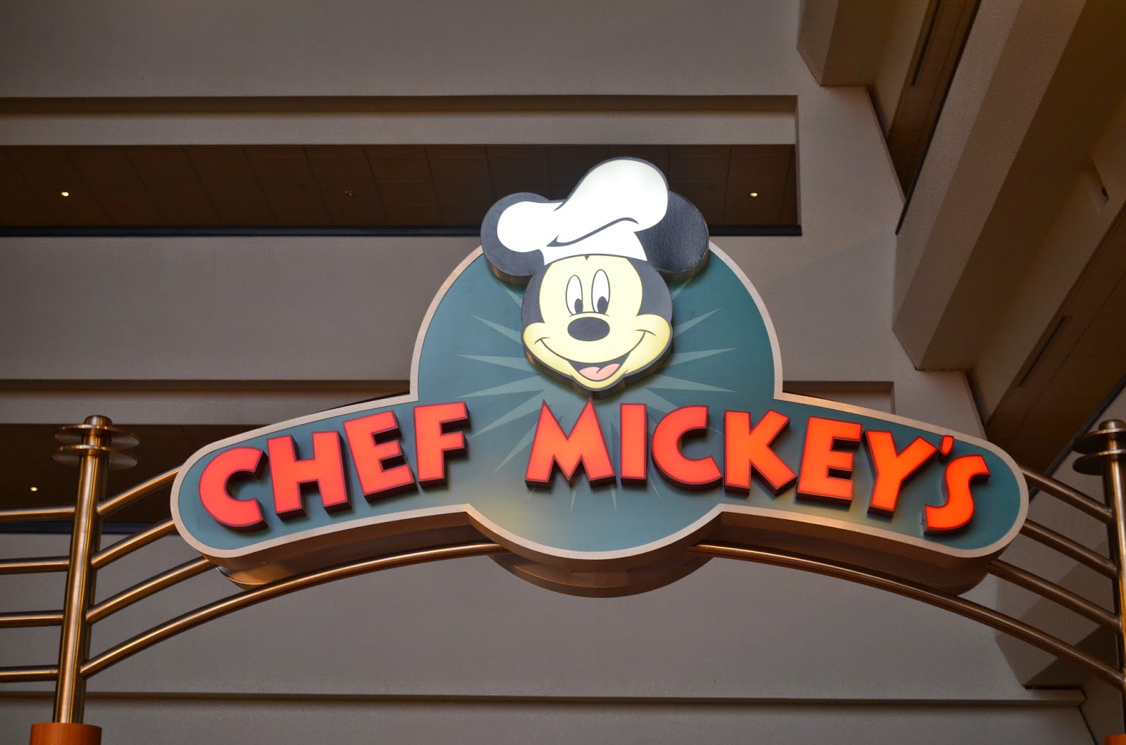Na Disney: Refeição com Personagens - Chef Mickey´s