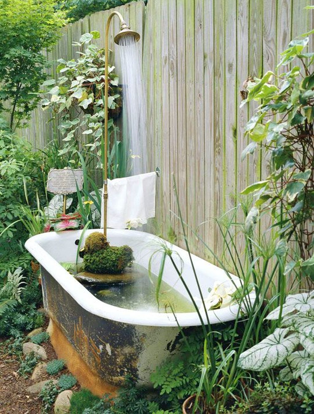 35+ Awesome Garden Tub Decorating Ideas
