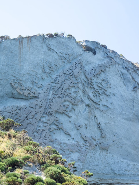 Scogliere di Ponza @Valeriaderiso Scogliere di Ponza @Valeriaderiso