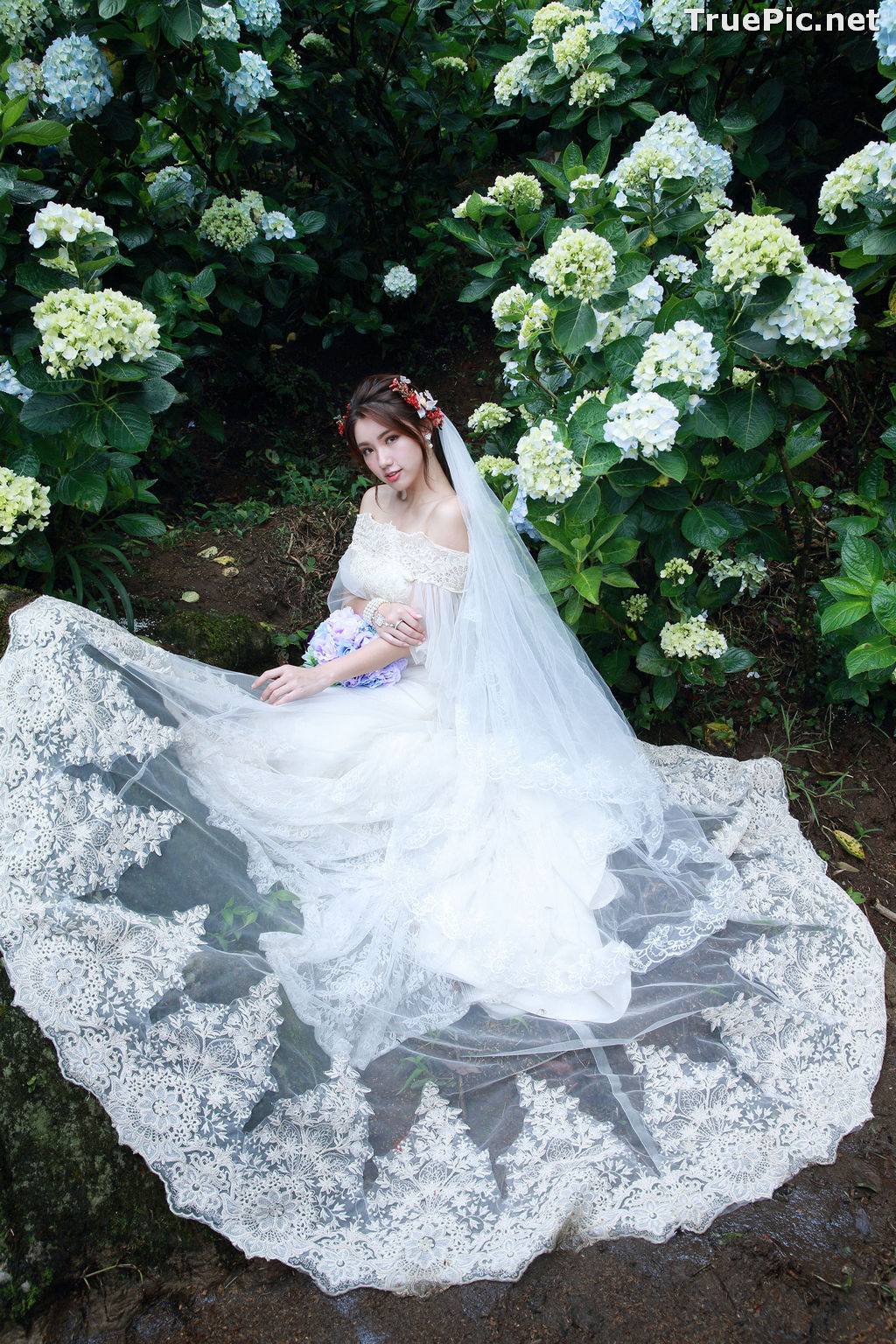 Image Taiwanese Model - 張倫甄 - Beautiful Bride and Hydrangea Flowers - TruePic.net - Picture-38