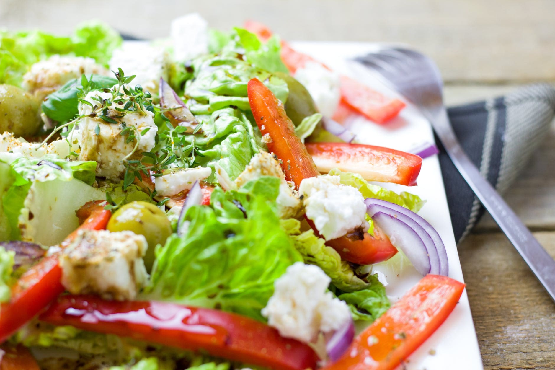 How to make salad of lettuce and garlic How to make salad of lettuce and garlic