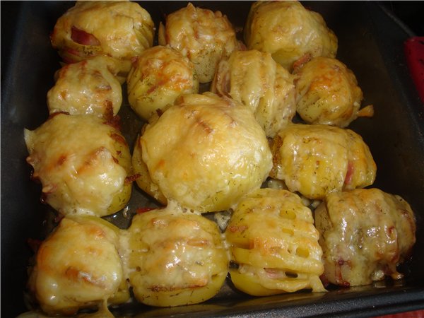 Najslađi Zalogaji A Sada Nesto Malo Drugacije Zapeceni Krompir Sa Slaninom I Sirom Prste Da Polizete Mmm