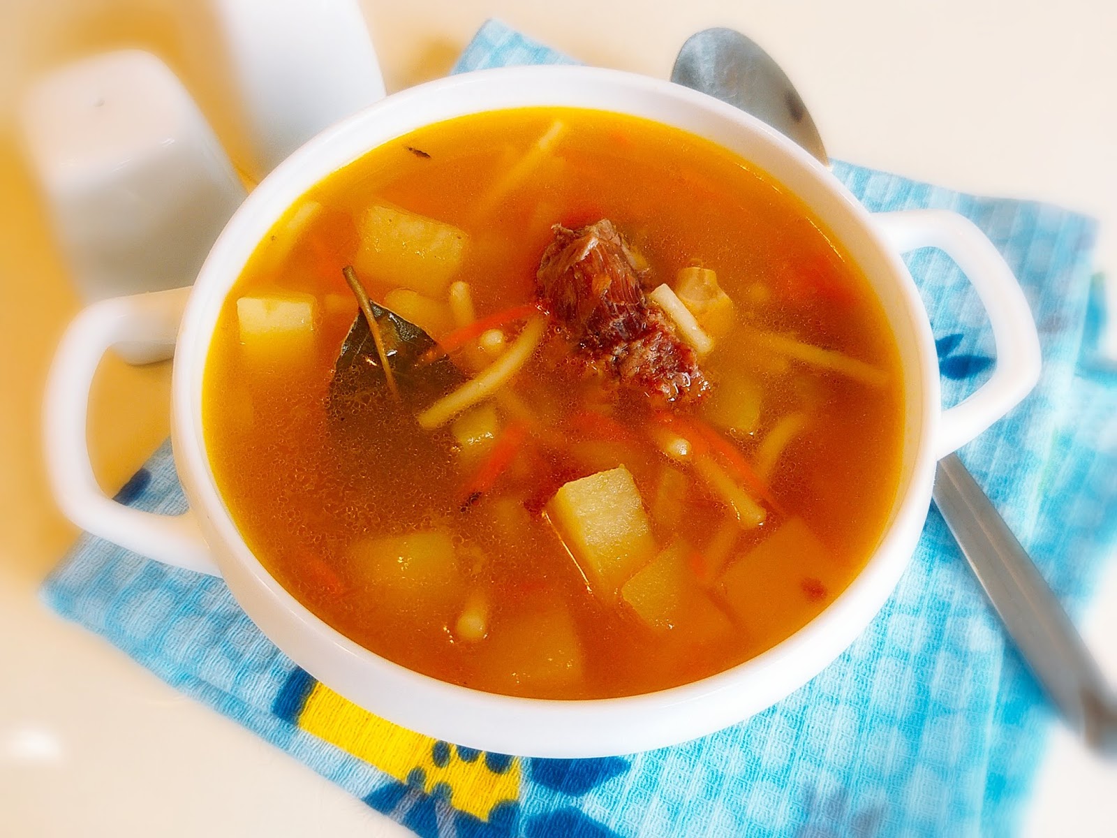 Суп лапша с морковью. Суп Нугыли. Удмуртский суп Нугыли. Суп картофельный с лапшой. Томатный суп с лапшой.