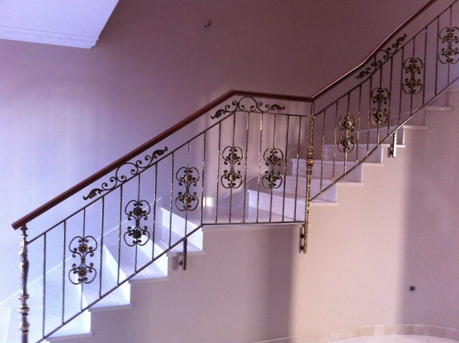 TORNEADOS MUNOZ ALGERIE Rampes d´escalier en Fer