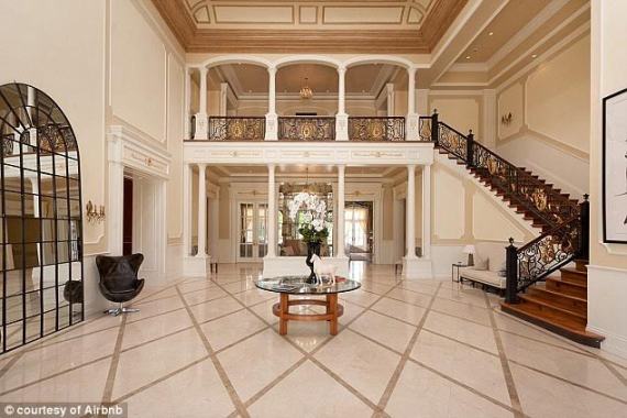 See Neymar's £7000 a night Beverly Hills mansion he is renting while on ...
