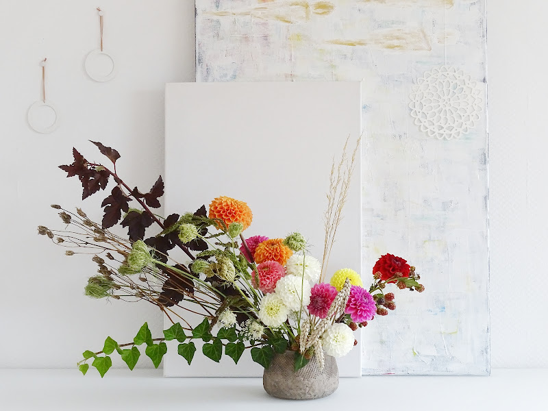DIY-Blumendeko mit Dahlien und Wildem von der Wiese - https://mammilade.blogspot.de - 5 Lieblinge der Woche DIY-Blumendeko mit Dahlien und Wildem von der Wiese - https://mammilade.blogspot.de - 5 Lieblinge der Woche
