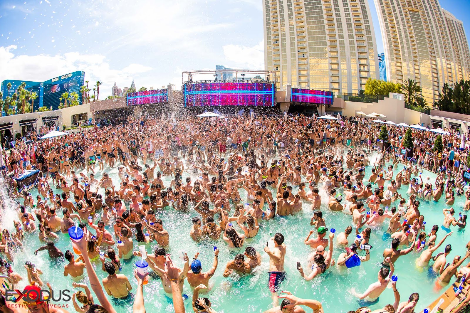 Pool party. карнавал в вегасе. Summer pool party. Vegas 2024. вегас мякинино.
