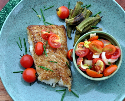 Fish with Roasted Okra 'Fries' & Tomato-Fennel Salad, another Quick Supper ♥ KitchenParade.com. Low Carb. Entire meal for under 200 calories, WW5.