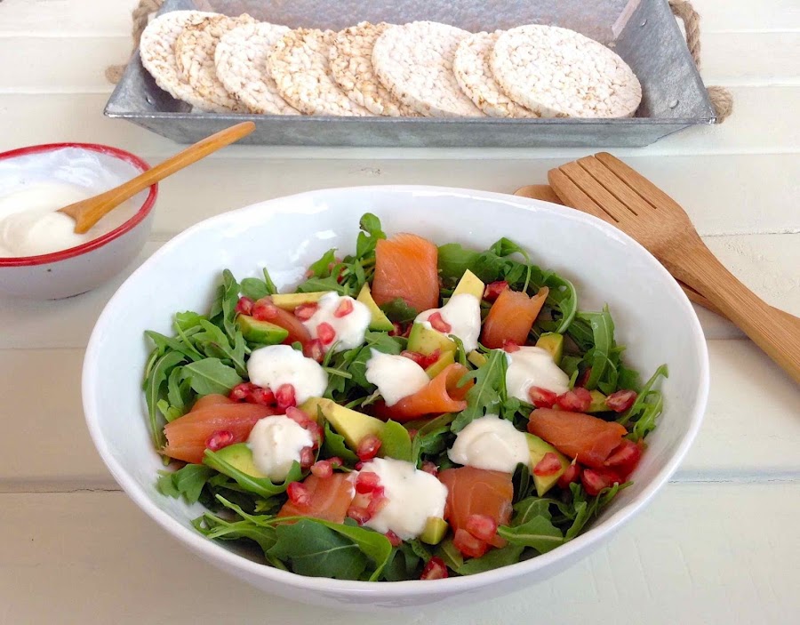Ensalada de salmón, rúcula y granada con aliño 0%
