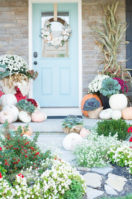 Fall front porch decorating featured at Talk of the Town at www.knickoftime.net