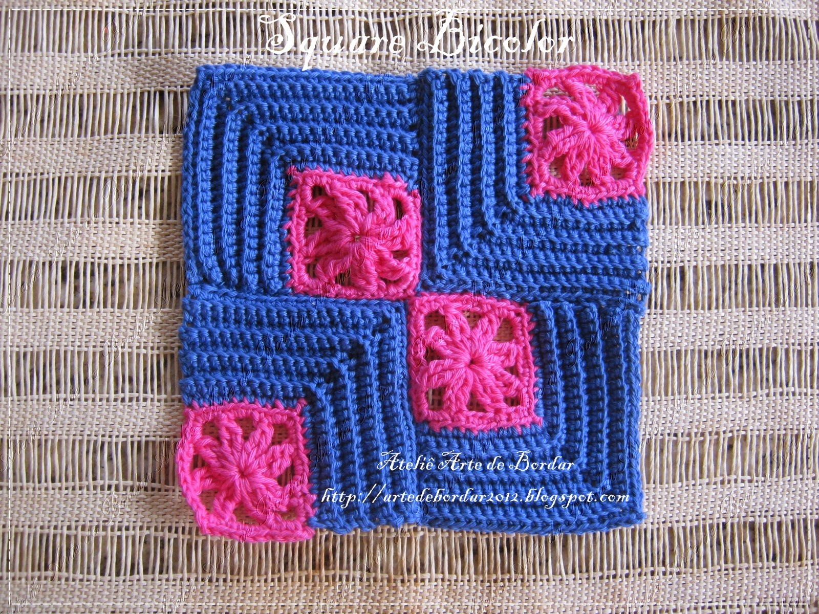 ATELIÊ ARTE DE BORDAR: Square Bicolor