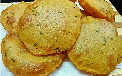 we have brought you the recipe of masala puri made from raw banana. Which becomes easier and faster to create. So let's see how to make masala puri.