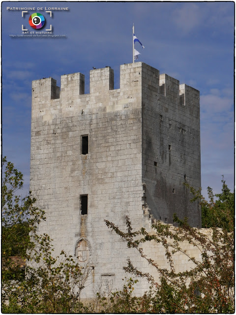 VAUCOULEURS (55) - La Maison-forte de Gombervaux (1ère partie)