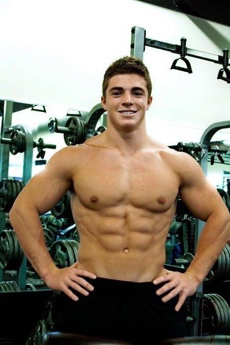 young-shirtless-college-gym-bro-sixpack-abs-sexy-pecs-pretty-smile