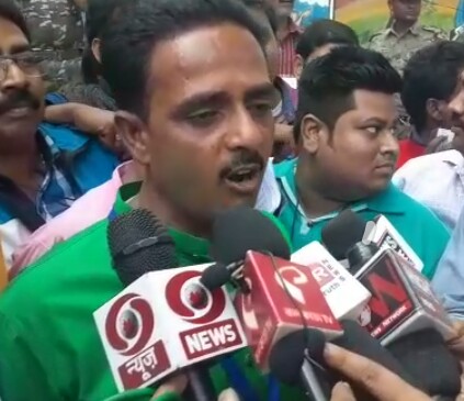 খড়গপুরের দুর্গ পতন বিজেপির, জয় ছিনিয়ে নিল তৃণমূল, বাংলায় দিলীপ ঘোষের নেতৃত্ব চ্যালেঞ্জের মুখে 2 খড়গপুরের দুর্গ পতন বিজেপির, জয় ছিনিয়ে নিল তৃণমূল, বাংলায় দিলীপ ঘোষের নেতৃত্ব চ্যালেঞ্জের মুখে